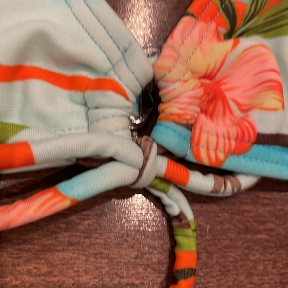 Halter top bikini - Picture 4 of 12